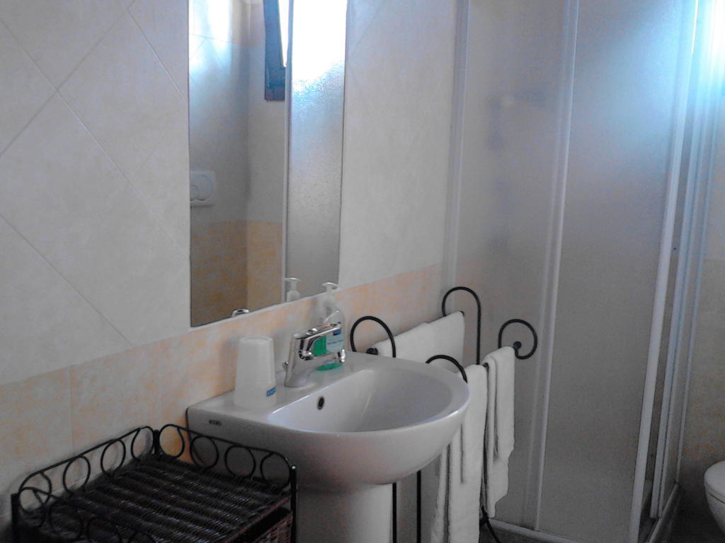 Affittacamere Valverde Di Naitana Rita Alguer Habitación foto